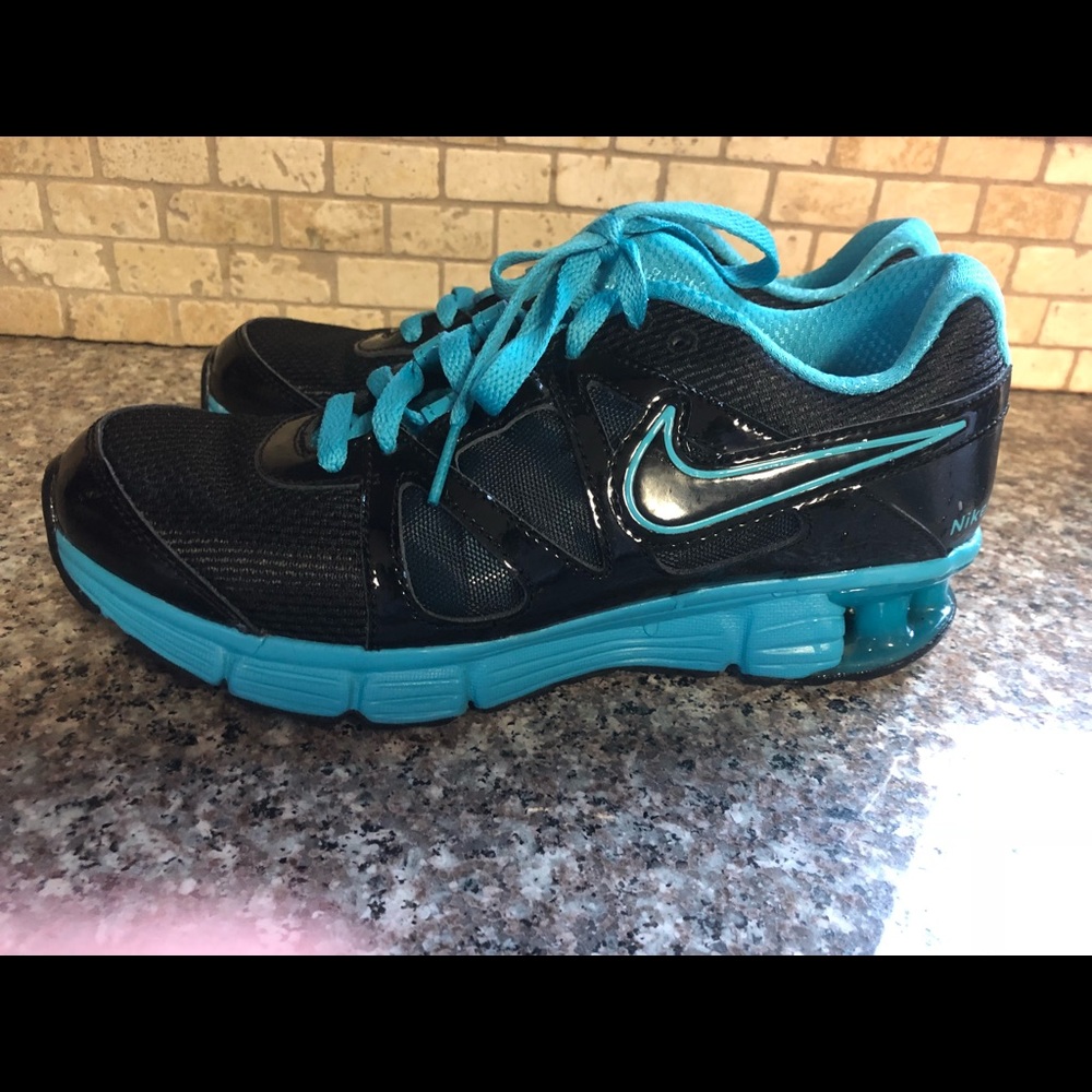Nike Reax Relax Rocket Sneakers
